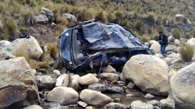 El vehículo siniestrado en cercanías de Urujara. Foto: @ATBDigital