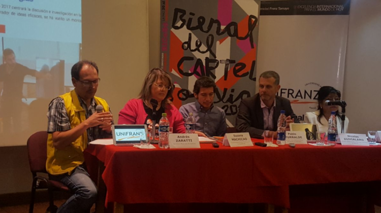 Autoridades en el lanzamiento de la Bienal del Cartel Bolivia. Foto: ANF