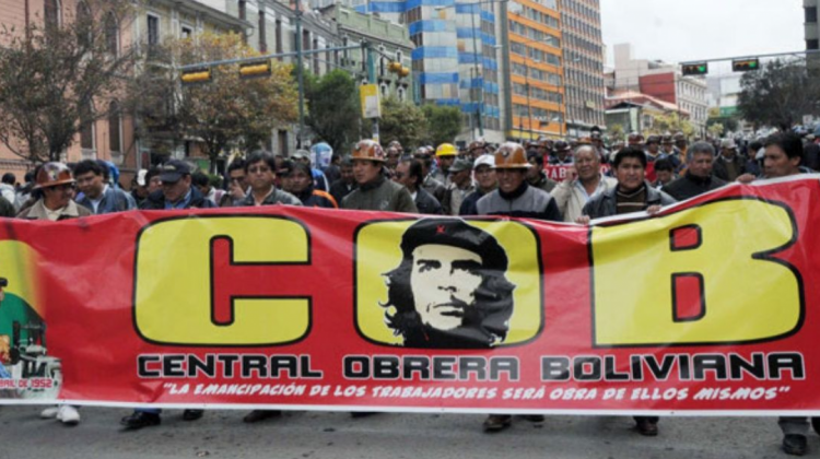 Una marcha de la COB en La Paz.   Foto: El Deber