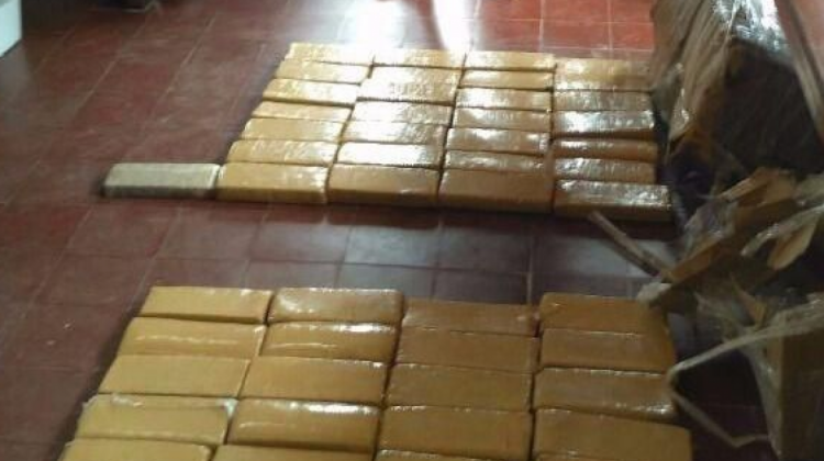 Los paquetes de marihuana que fue descubierto en poder de los menores.  Foto: eltribuno.com