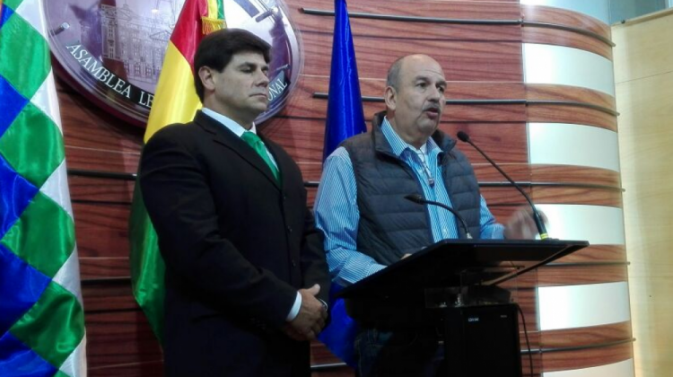 El senador Arturo Murillo junto a su colega Pablo Klinsky. Foto: ANF
