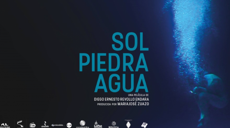 El banner oficial de la película “Sol, Piedra, Agua”.
