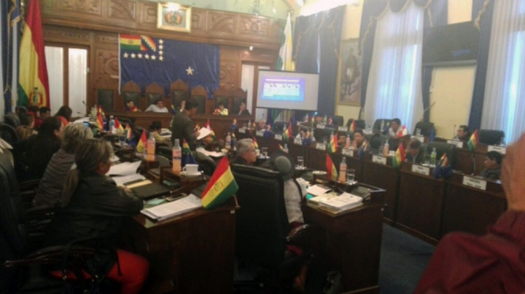 La sesión del Senado donde el TSE brindó un informe. Foto: ANF