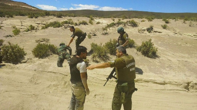 Carabineros detienen a bolivianos en un incidente fronterizo. Foto: Fiscalía de Chile.