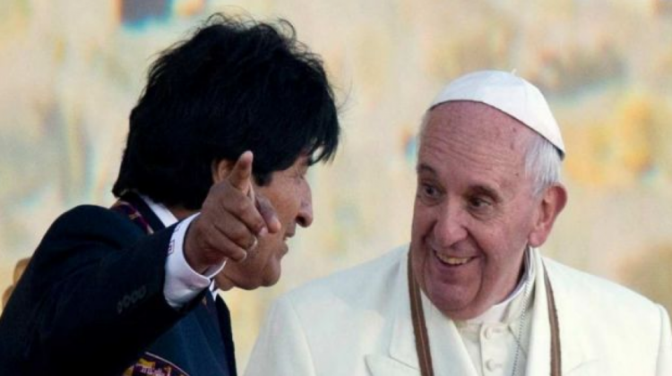El Papa Francisco y el presidente Evo Morales. Foto: archivo/Ministerio de Comunicación
