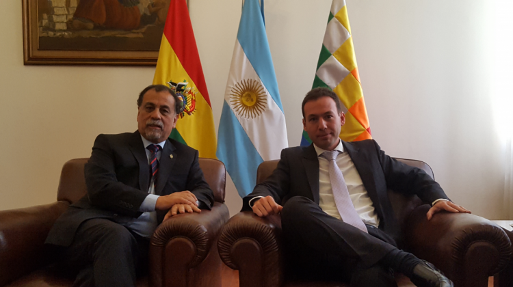 Normando Ávarez, embajador de Argentina junto al Encargado de la Cooperación, Gonzalo Fernández. Foto: ANF