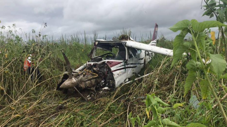 La aeronave que protagonizó el accidente aéreo en Trinidad.   Foto: Taxi Noticias