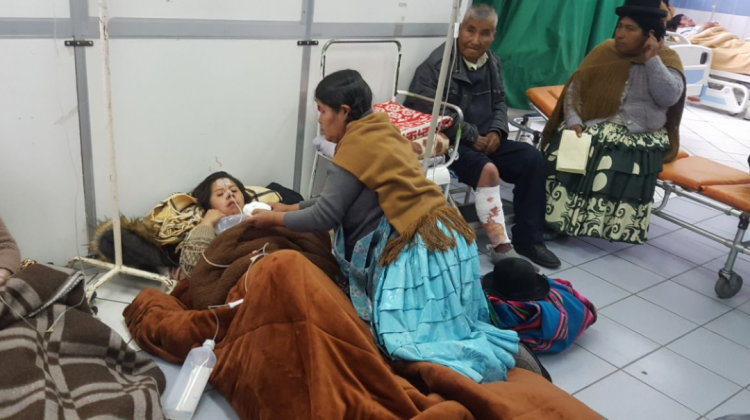 Una paciente es atendida en el piso de emergencias del Hospital de Clínicas. Foto: ANF
