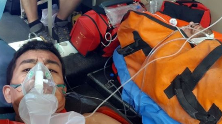 Fabricio Fuentes es trasladado hasta un hospital de Lima tras sufrir un accidente.  Foto: @ffuentesbol