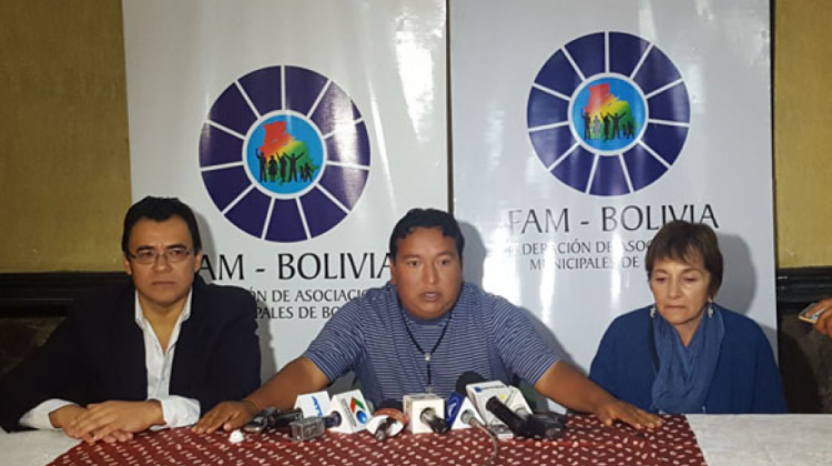 Autoridades de la FAM en una conferencia de prensa. Foto: ANF