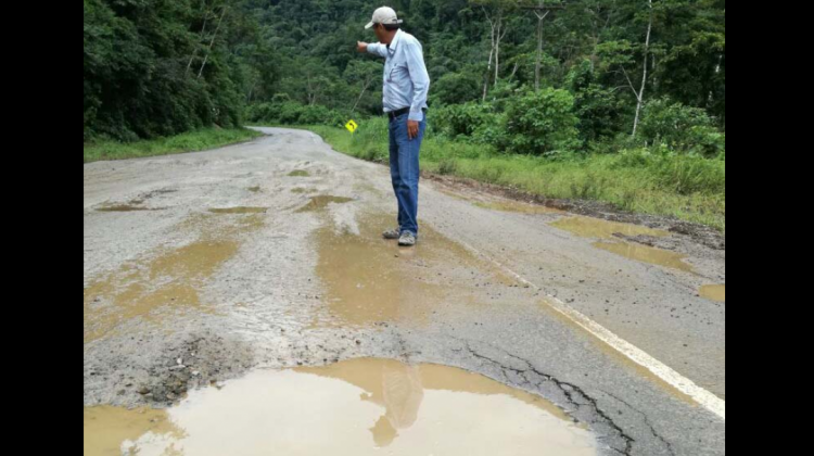 Un video que muestra los baches que se encontraron a lo largo de la carretera. Foto: Sen. Yerko Núñez