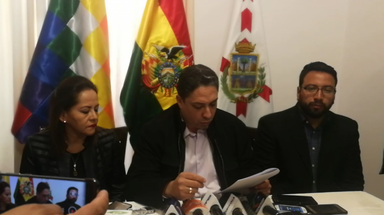 Ministro de Justicia en conferencia de prensa en Sucre. Foto ANF.