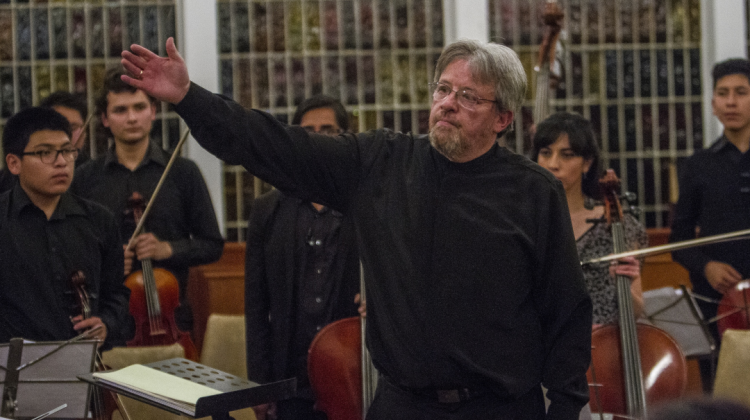 Maestro Ramiro Soriano. Foto: Orquesta de Cámara de La Paz