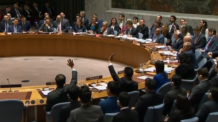 Rusia, Bolivia y China votan por la condena al bombardeo en Siria. Foto:Transmisión ONU