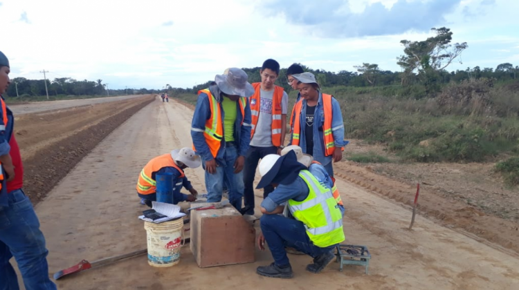 Trabajos en la ruta Rurrenabaque–Riberalta. Foto: ABC