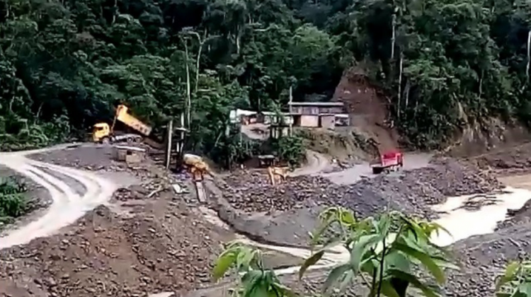 Explotación ilegal de oro en Arcopongo. Foto: ANF