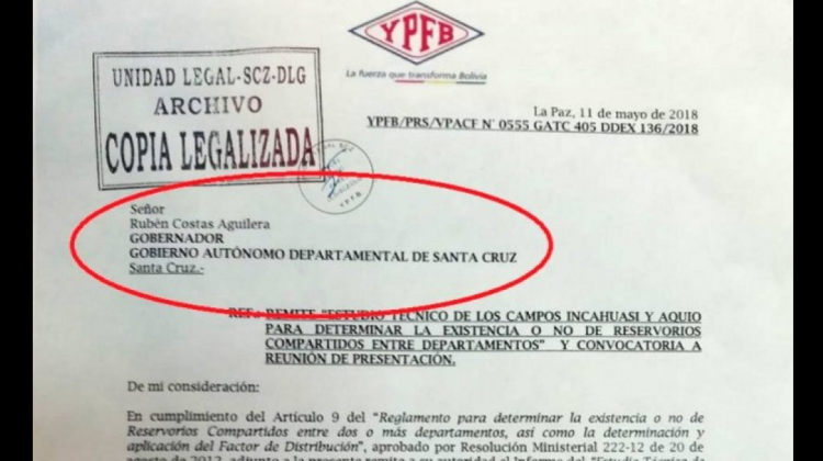 La notificación al gobernador de Santa Cruz. Foto Correo del Sur