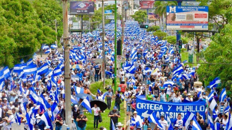 Marcha de las Flores en Nicaragua . Foto: Internet.