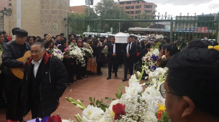 El cuerpo de la víctima fue sepultado la tarde de hoy en el Cementerio General de La Paz. Foto: ANF.