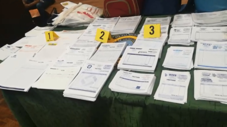 En una galería de La Paz elaboraban facturas falsas.