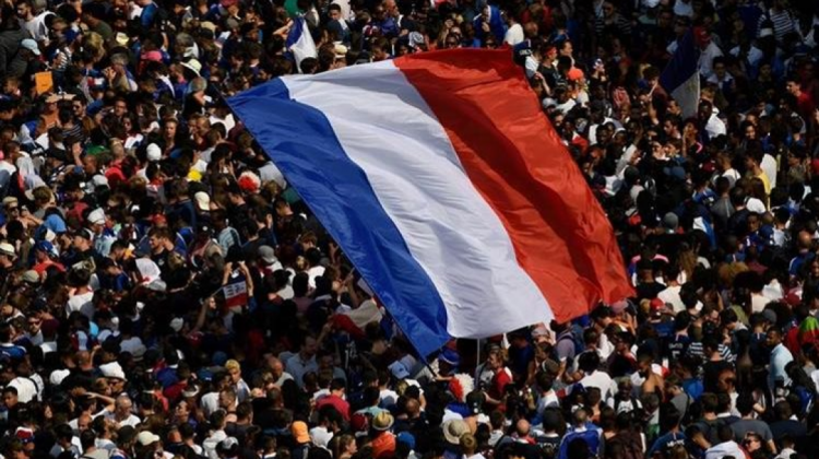 Miles de franceses celebran el segundo título mundial conseguido por su selección. Foto: AFP