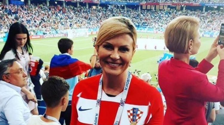 La presidenta de Croacia apoyando a su selección. Foto: F. Sinsolo