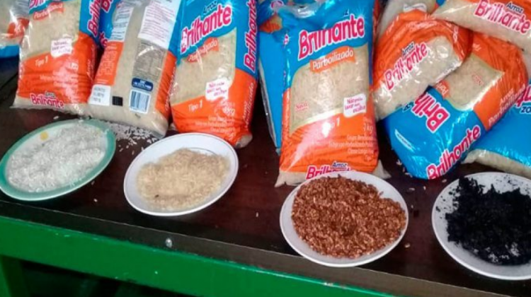 Las bolsas de arroz incautadas en el municipio de Uyuni.