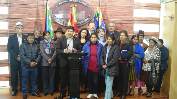 La bancada del MAS en rueda de prensa. Foto: Senado