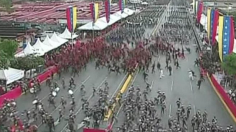 Captura de pantalla de TV venezolana, de supuesto atentado contra Maduro. Foto: La República