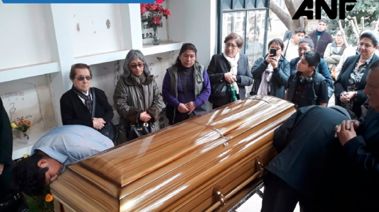 El entierro del padre José Gramunt en Cochabamba.  Foto: ANF.