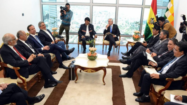 La reunión del Gobierno con expresidentes y excancilleres. Foto: Ministerio de Comunicación