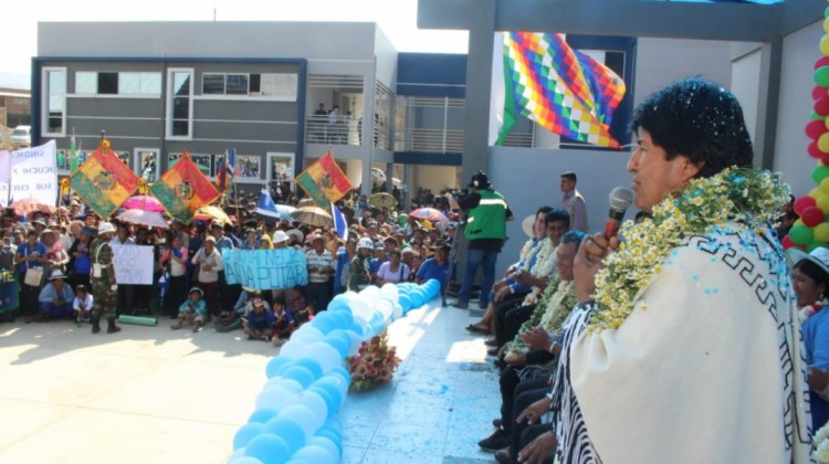 Evo Morales en la entrega de la unidad educativa “Los Kjarkas”. Foto: BTV.