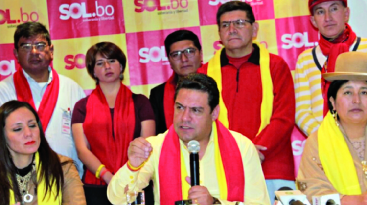 El alcalde Luis Revilla durante un conferencia de SOL.Bo. Foto: Página Siete