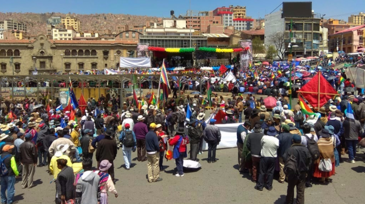 Concentración oficialista en la plaza San Francisco de La Paz. Foto: ANF