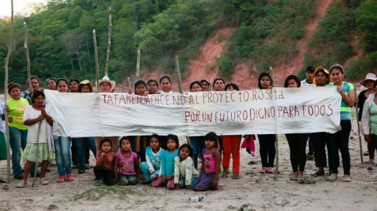 Protestas de comunarios contra el Proyecto Rositas. Foto: Mongabay Latam