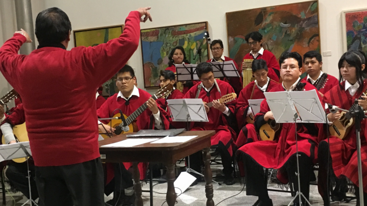Orquesta Folklórica de la Escuela Nacional de Folklore “Mauro Núñez Cáceres”. Foto: ENFMN