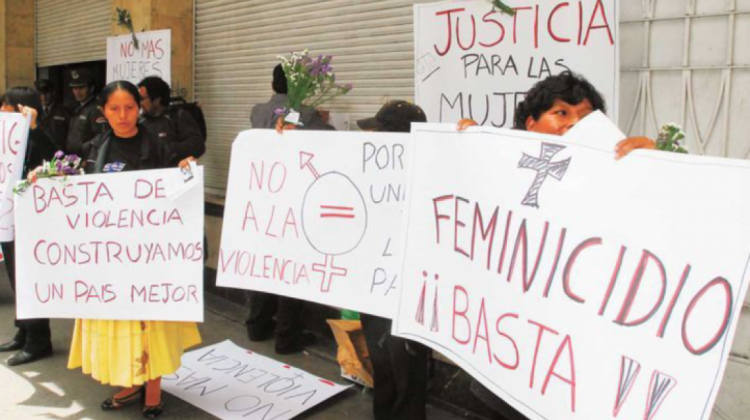 Mujeres protestan exigiendo justicia por casos de feminicidio. Foto: Internet