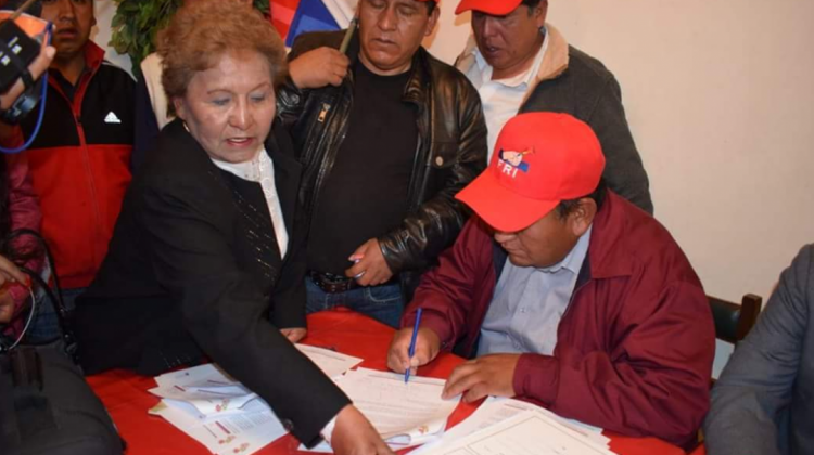 Registro de militantes en la ciudad de Oruro. Foto: FRI Oruro.