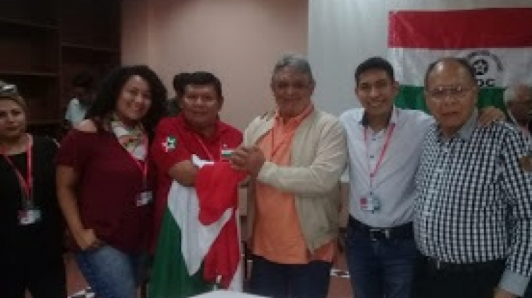 Expresidente Jaime Paz Zamora junto a algunos militantes del PDC. Foto: ANN.