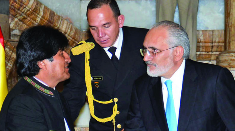 Evo Morales y Carlos Mesa. Foto de archivo: ABI.
