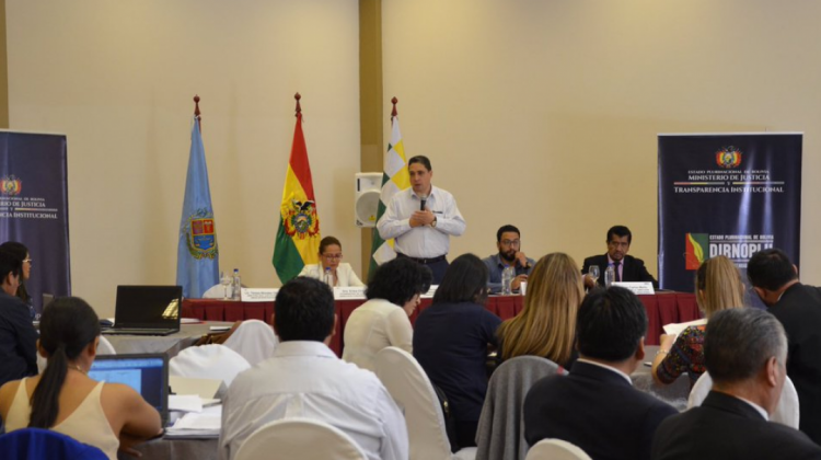Ministro Héctor Arce en el evento de presentación del plan de selección de notarios. Foto: DIRNOPLU