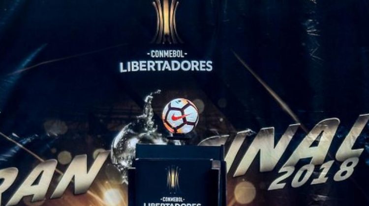 El trofeo de la Copa Libertadores.   Foto: Depor.com