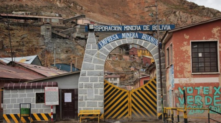 Frontis de la Empresa Minera Huanuni. Foto: El Potosí