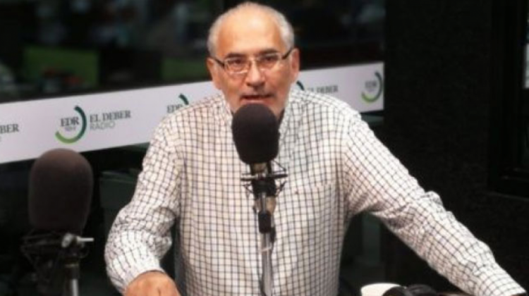 Carlos Mesa durante la entrevista con El Deber Radio.