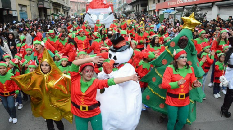 Uno de los desfiles de "Navidad Maravillosa".   Foto: Internet.