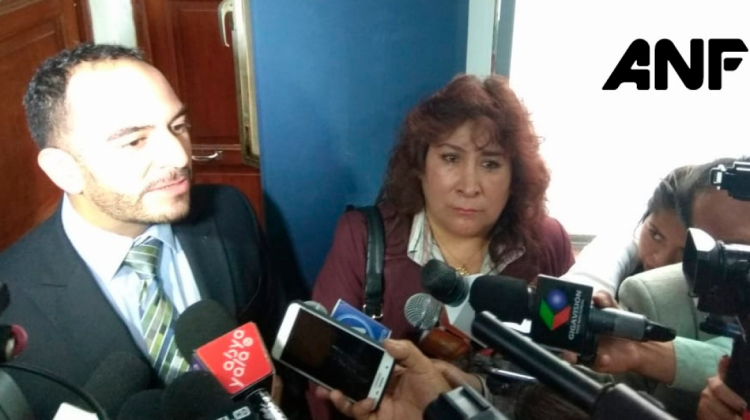El abogado Jorge Valda y la exfiscal Susana Boyan. Foto: ANF.