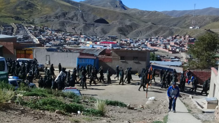 Operativo policial en Huayrapata. Foto: cortesía