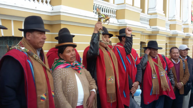 Los dirigentes de la provincia Omasuyos, La Paz.