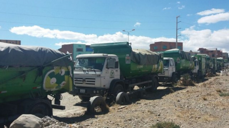 Camiones recolectores de basura en El Alto. Foto de archivo: Página Siete.