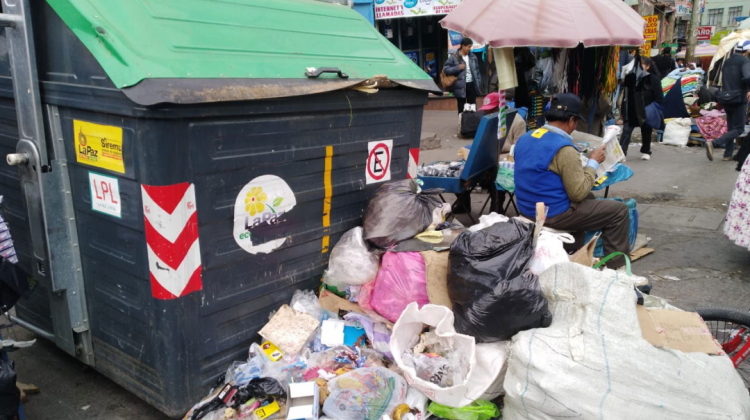 Hay gran cantidad de basura acumulada en diferentes puntos de La Paz. Foto: ANF.